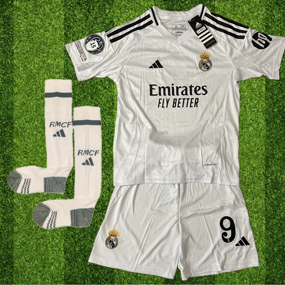 Adidas Real Madrid Mbappe #9 White Home Jersey kids set socks included - Picture 2 of 2